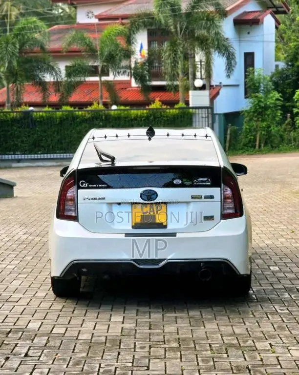 Toyota Prius 2013 Car (Used)