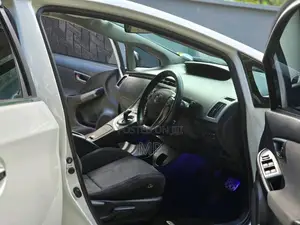 Toyota Prius 2013 Car (Used)