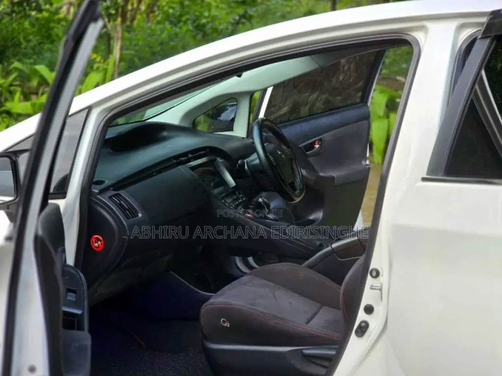 Toyota Prius G Sport 2013 Car (Used)
