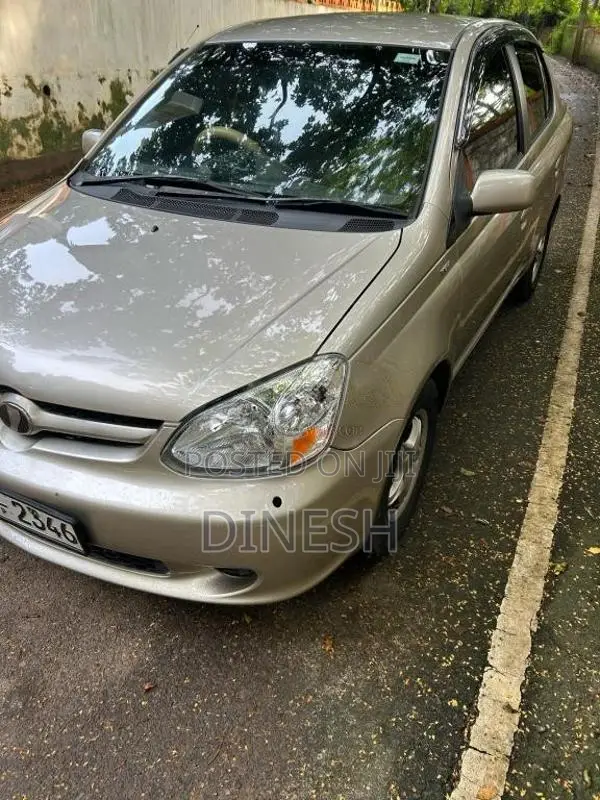 Toyota Platz 2004 Car (Used)