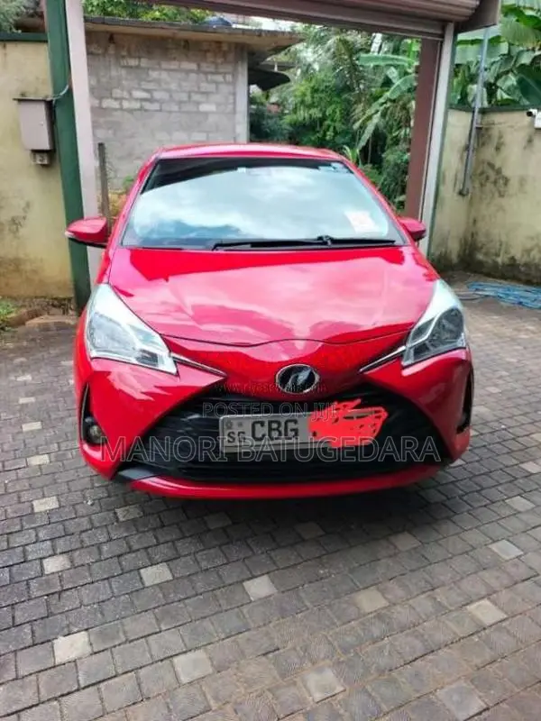 Toyota Vitz 2018 Car (Used)