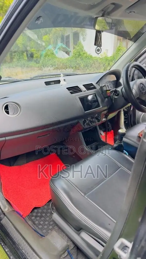 Suzuki Swift 2011 Car (Used)