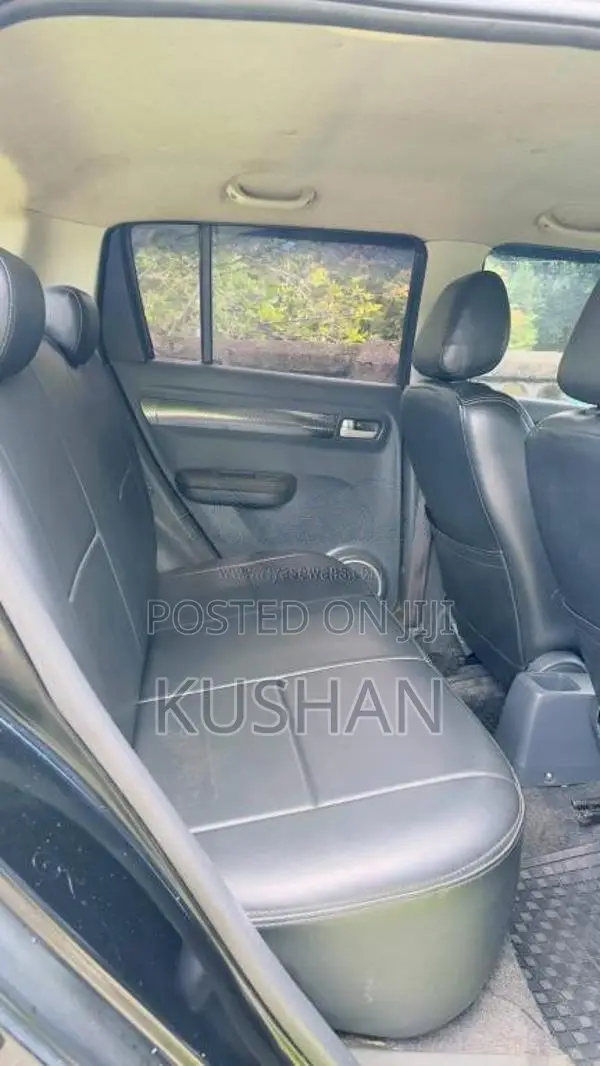 Suzuki Swift 2011 Car (Used)