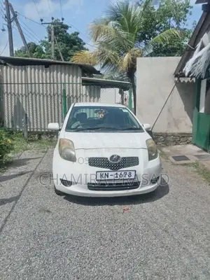 Toyota Vitz 2007 Car (Used)