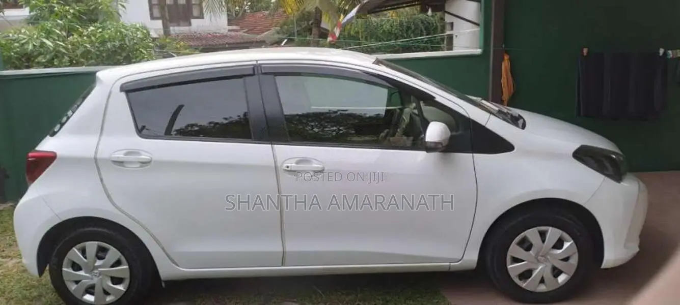 Toyota Vitz 2015 Car (Used)