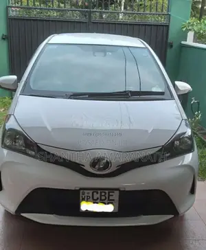 Toyota Vitz 2015 Car (Used)