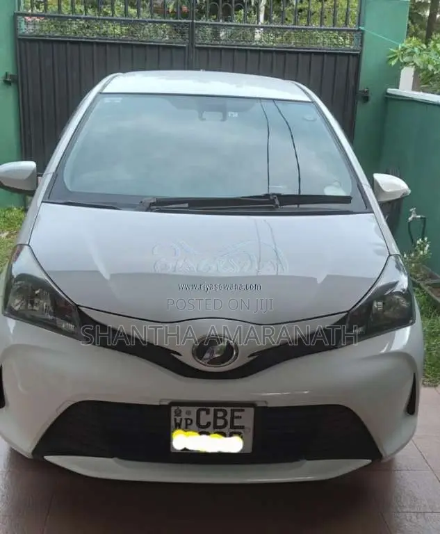 Toyota Vitz 2015 Car (Used)