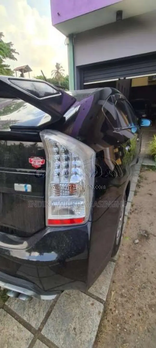 Toyota Prius 2010 Car (Used)