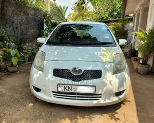 Toyota Vitz 2008 Car (Used)