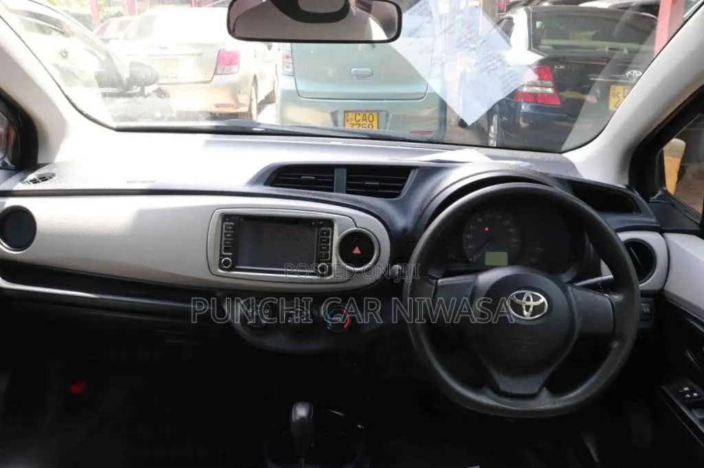 Toyota VITZ 2011 Car (Used)