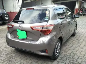 Toyota Vitz 2017 Car (Used)