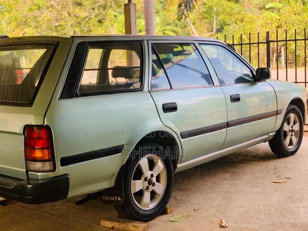 Toyota Corona R ET176 1990 Car (Used)