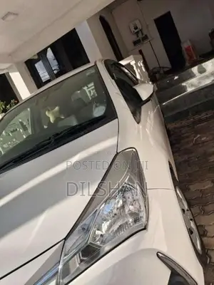 Toyota Vitz 2018 Car (Used)