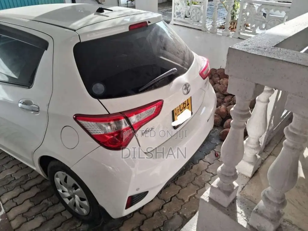 Toyota Vitz 2018 Car (Used)