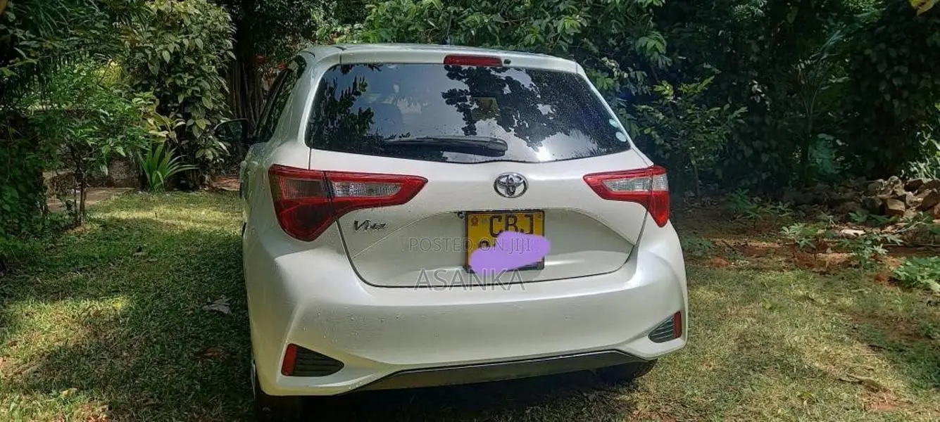 Toyota Vitz 2020 Car (Used)