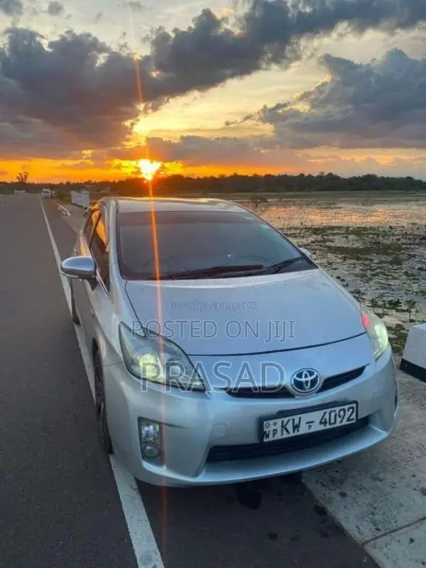 Toyota Prius 2011 Car (Used)