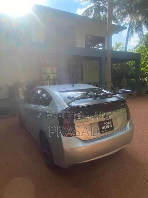 Toyota Prius 2011 Car (Used)