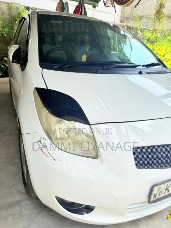 Toyota Vitz 2007 Car (Used)