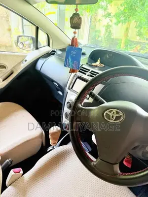 Toyota Vitz 2007 Car (Used)