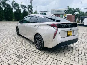 Toyota Prius 2016 Car (Used)