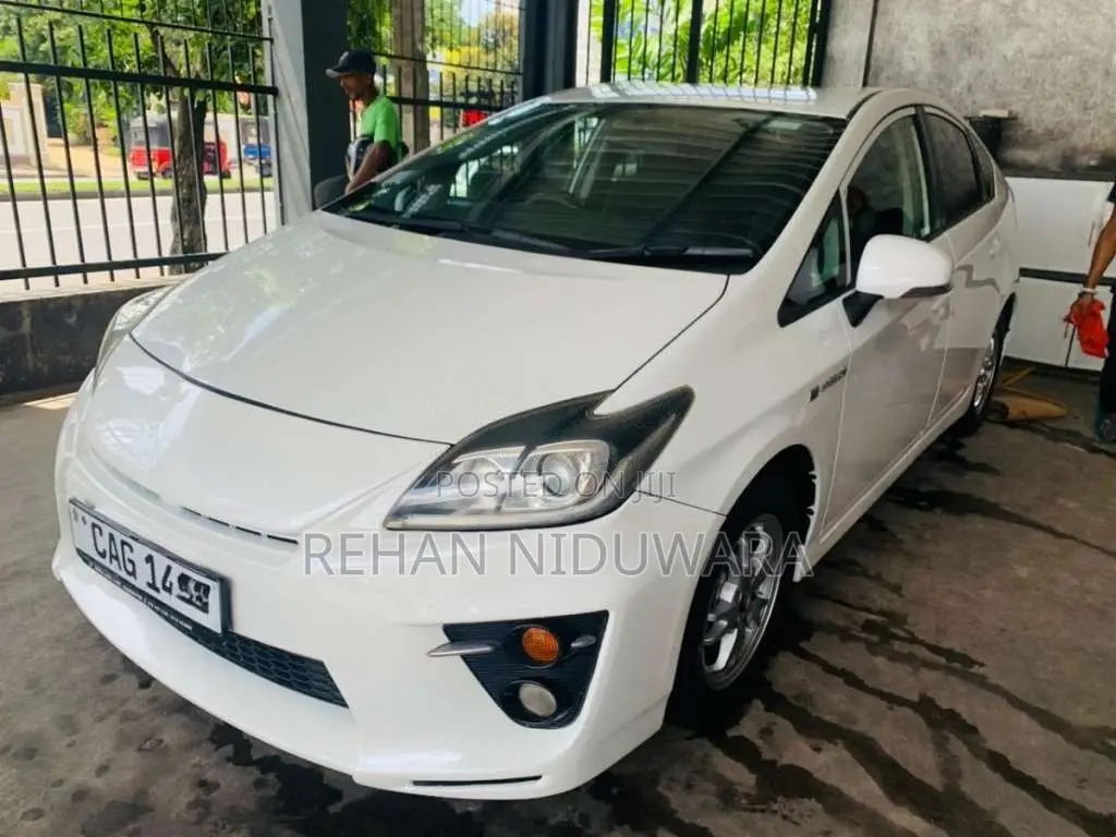 Toyota Prius 2012 Car (Used)