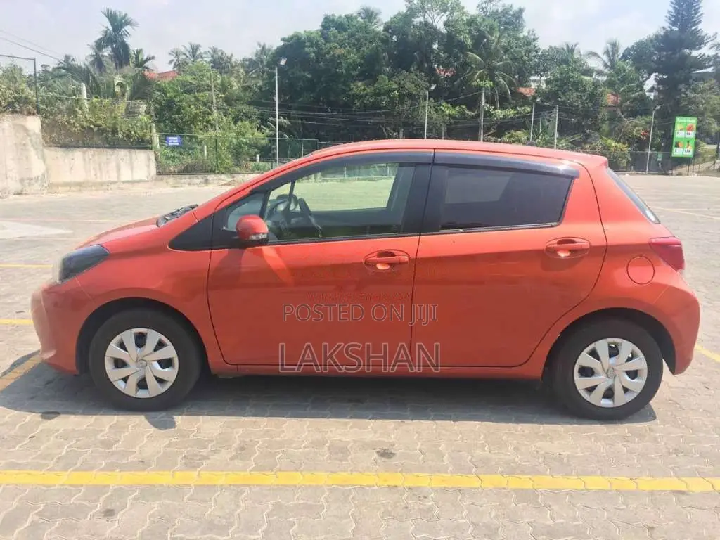 Toyota Vitz 2016 Car (Used)