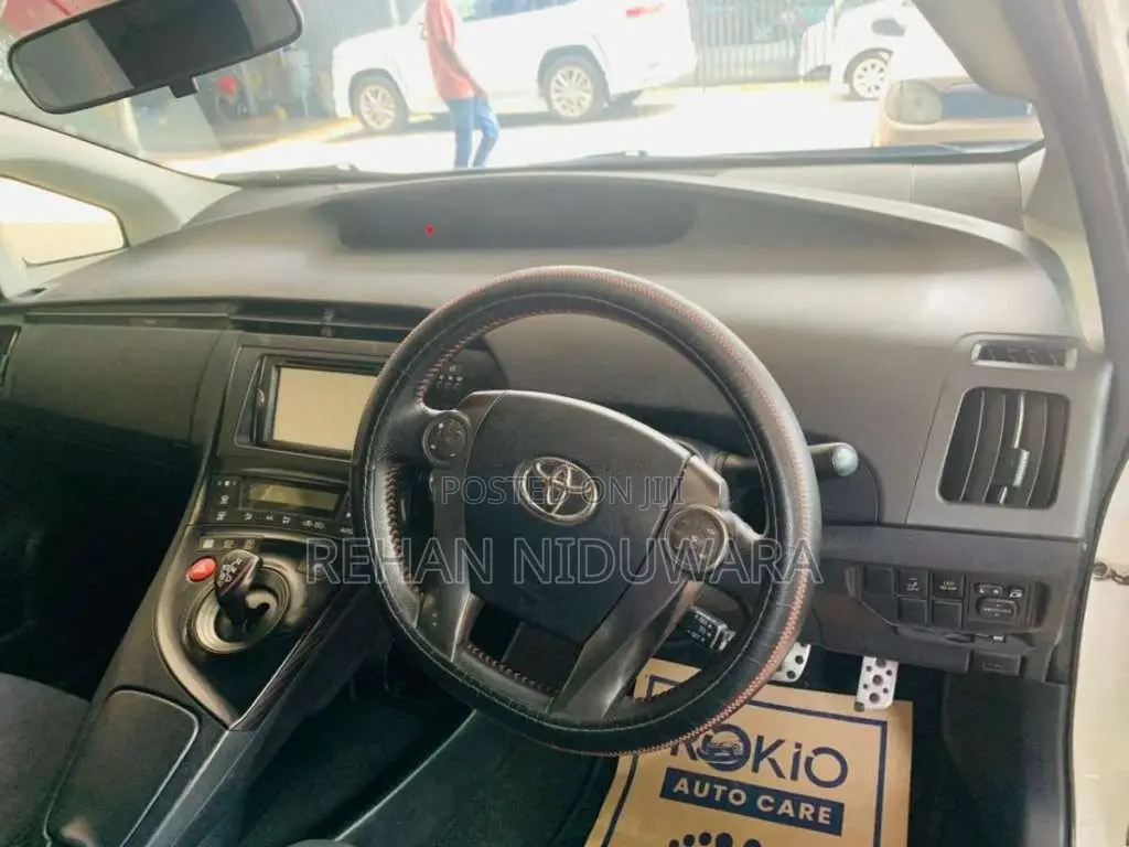 Toyota Prius 2012 Car (Used)