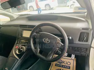 Toyota Prius 2012 Car (Used)