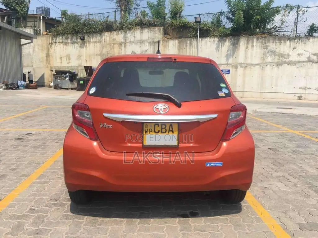 Toyota Vitz 2016 Car (Used)