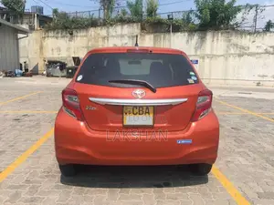 Toyota Vitz 2016 Car (Used)