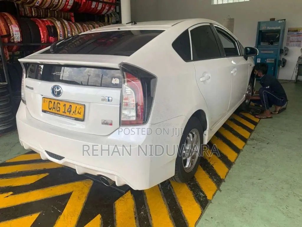 Toyota Prius 2012 Car (Used)