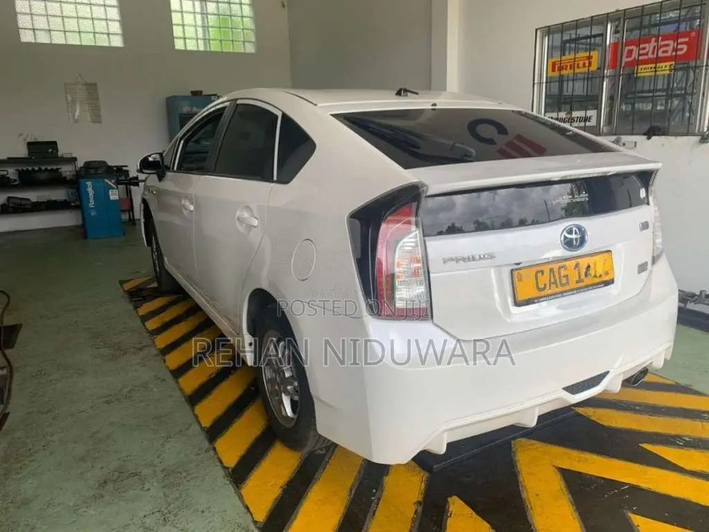 Toyota Prius 2012 Car (Used)