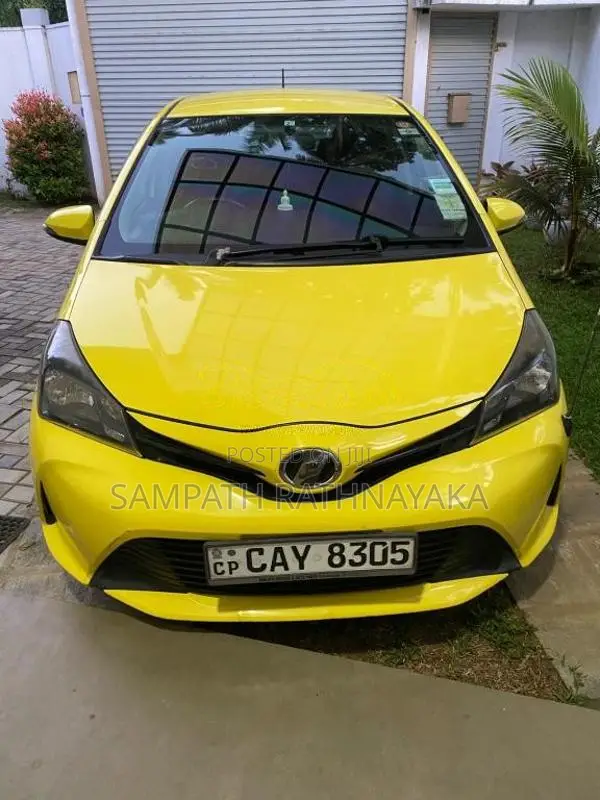Toyota Vitz 2015 Car (Used)