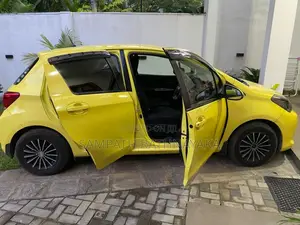 Toyota Vitz 2015 Car (Used)