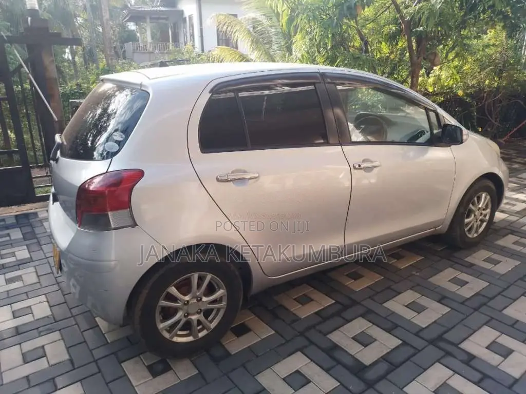 Toyota Vitz 2008 Car (Used)