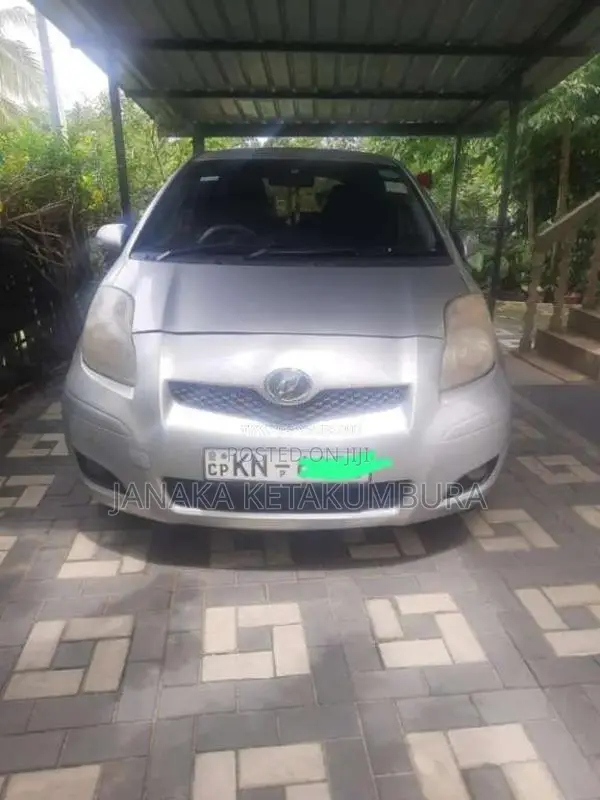 Toyota Vitz 2008 Car (Used)