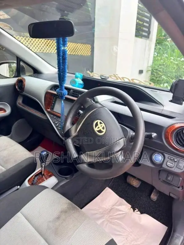 Toyota Aqua G Limited 2012 Car (Used)