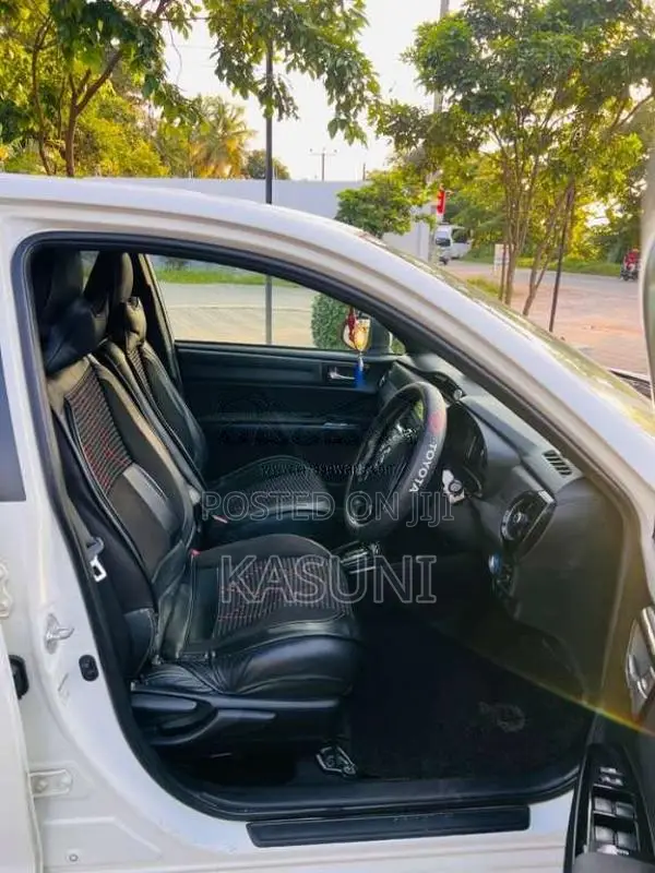 Toyota Axio 2017 Car (Used)
