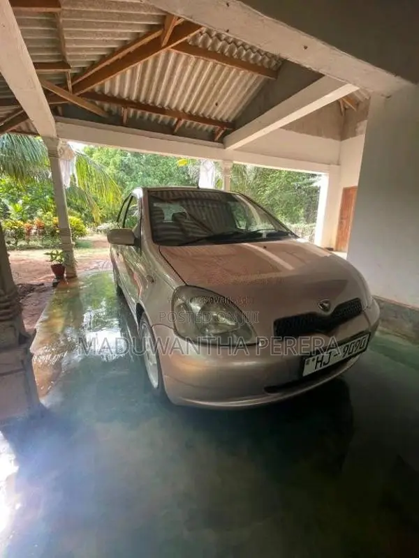 Toyota Vitz 2003 Car (Used)