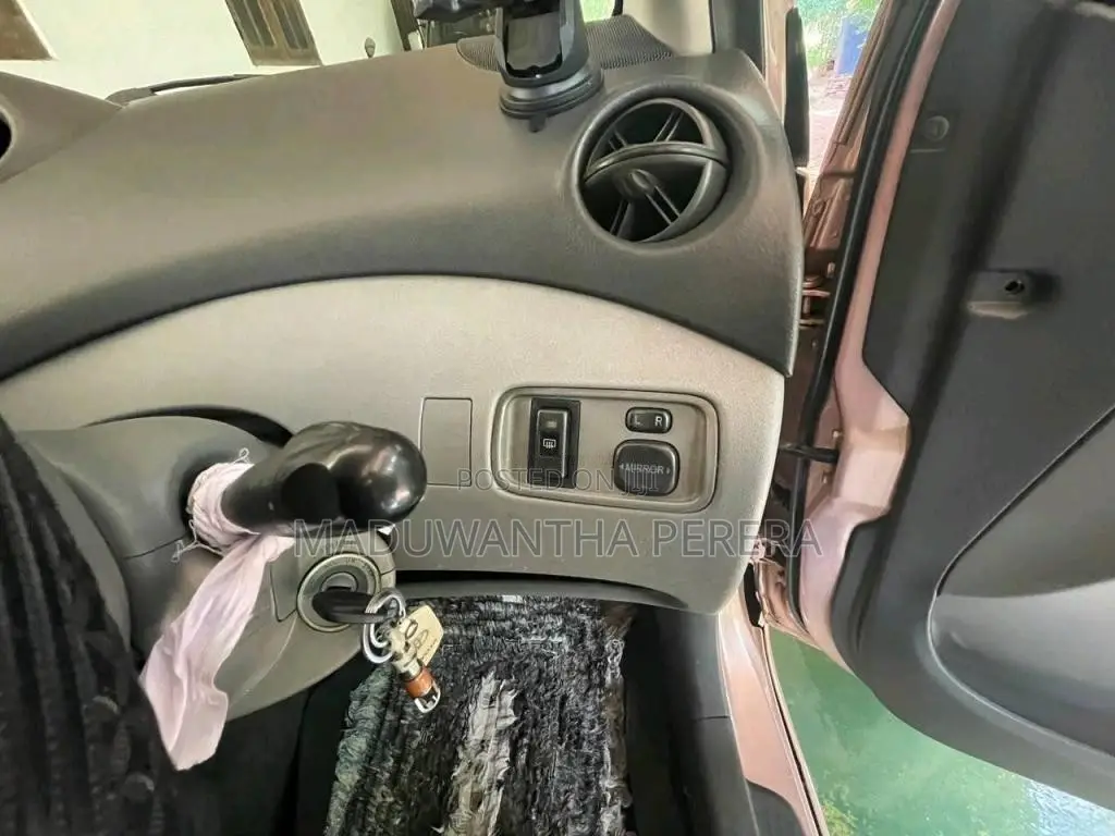 Toyota Vitz 2003 Car (Used)