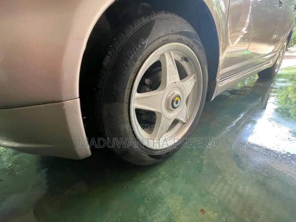 Toyota Vitz 2003 Car (Used)
