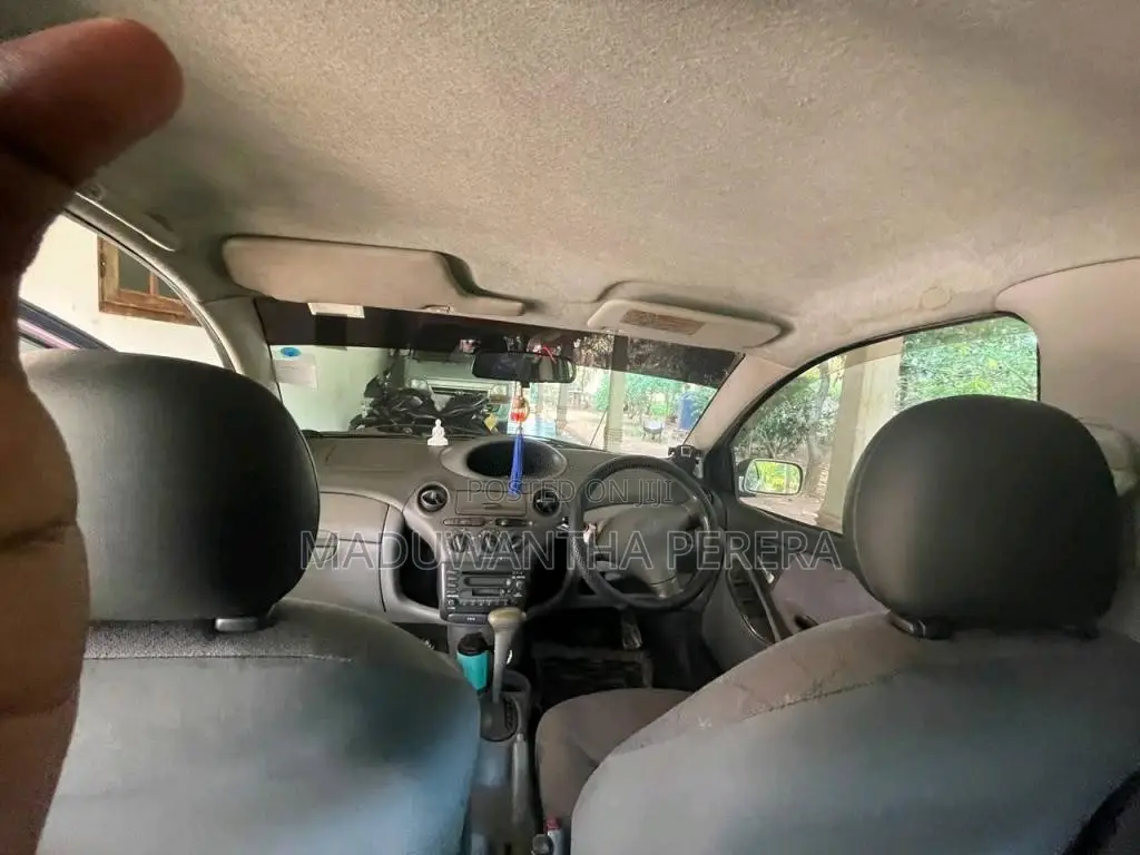 Toyota Vitz 2003 Car (Used)
