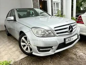 Mercedes-Benz W204 C180 CGI 2011 Car (Used)