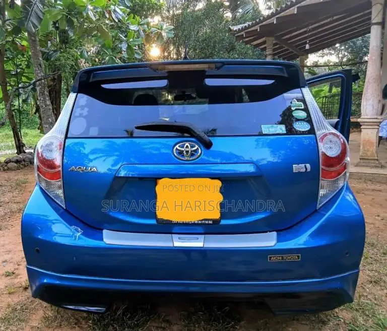 Toyota Aqua 2013 Car (Used)