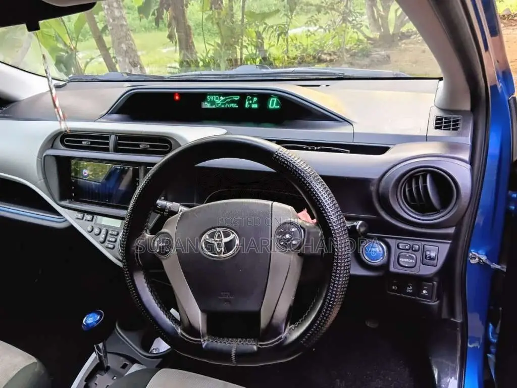 Toyota Aqua 2013 Car (Used)
