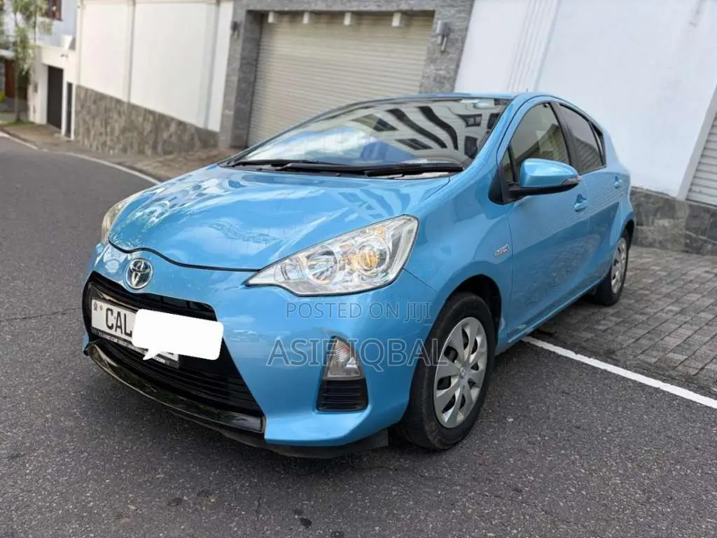 Toyota Aqua 2014 Car (Used)