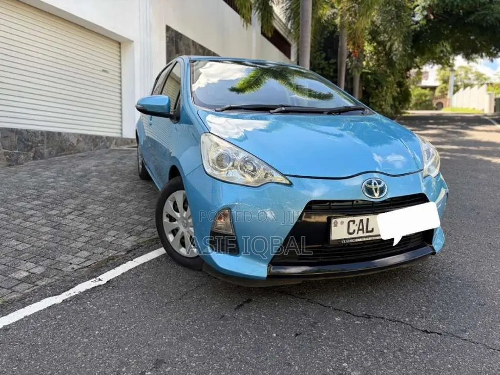 Toyota Aqua 2014 Car (Used)