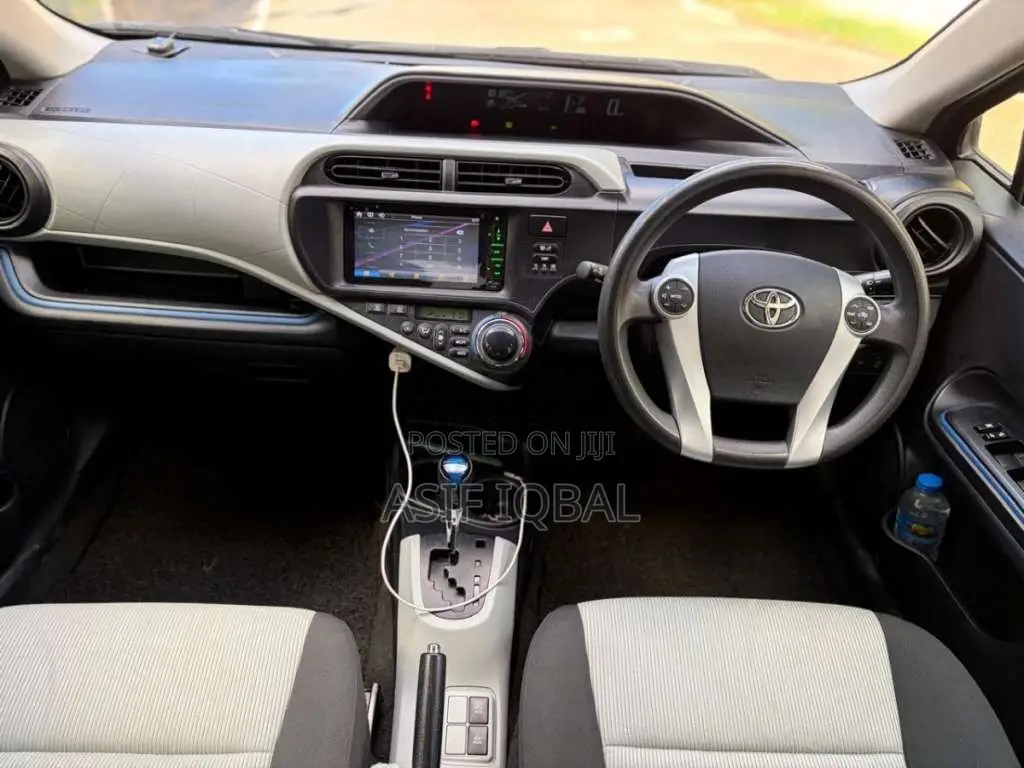 Toyota Aqua 2014 Car (Used)
