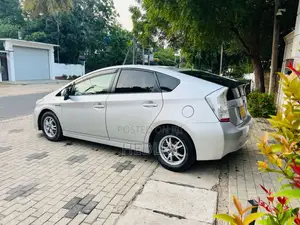 Toyota Prius 2011 Car (Used)