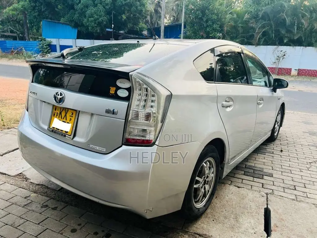 Toyota Prius 2011 Car (Used)